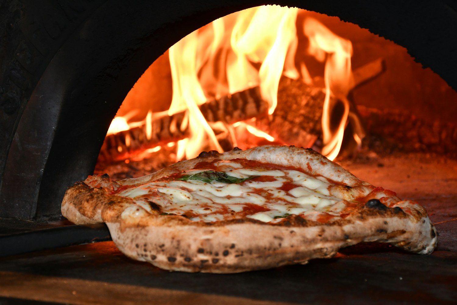 Pizza napolitaine illustrative
